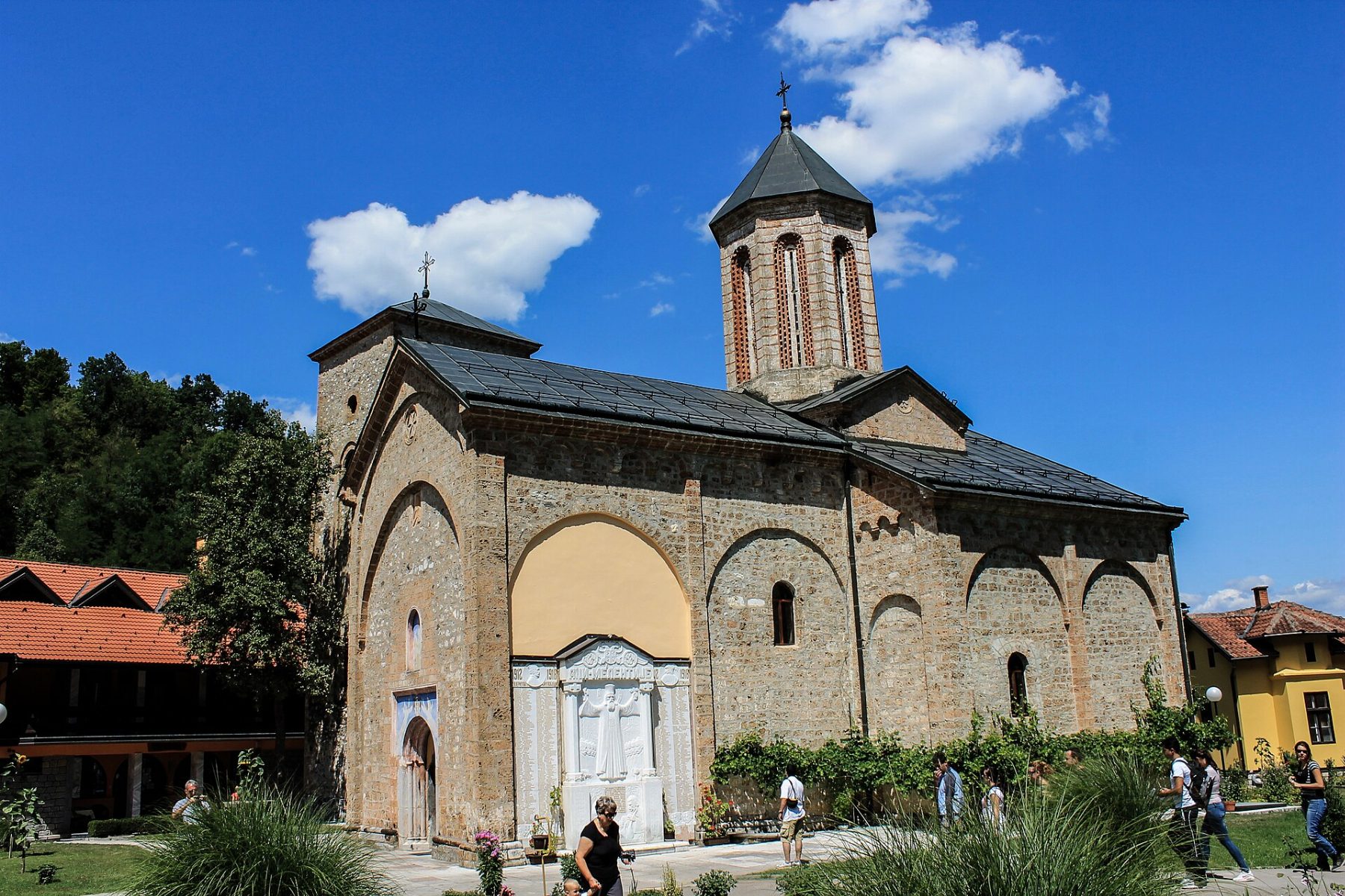 Manastir Rača